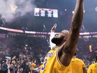 PG游戏-詹姆斯回归赛场，精彩发挥首场状态亮眼，老鹰观众沸腾！的简单介绍