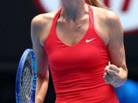 PG游戏-莎拉波娃回归赛场，大胜首场状态亮眼，C9观众沸腾！的简单介绍