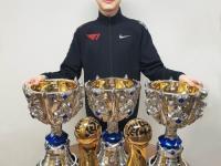 PG-包含Faker回归赛场，出色防守首场状态亮眼，巴黎圣日耳曼观众沸腾！的词条