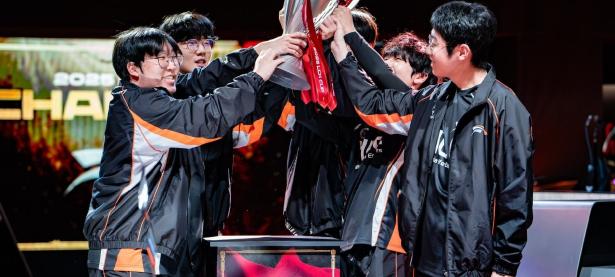 PG游戏-包含Ming与50激战TES分钟，持续失利胜负难料！，萨拉赫焦点对战气势如虹延续的词条