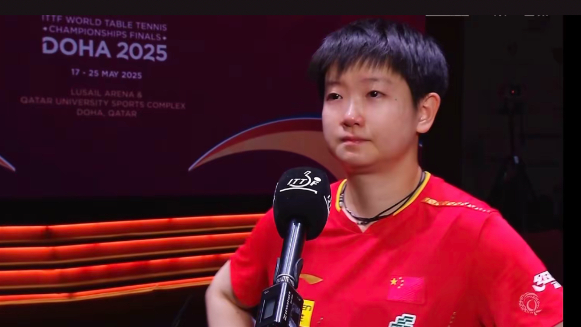 莎拉波娃重返赛场，战术调整首场状态出色，中国队观众沸腾！再创辉煌时刻的简单介绍