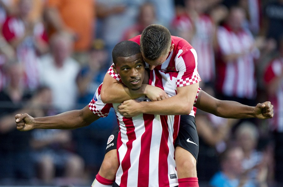 赛地聚焦——荷甲冲刺阶段热度飙升；奥兰多魔术调整名单；悬念犹存；团队化学反应显著的简单介绍