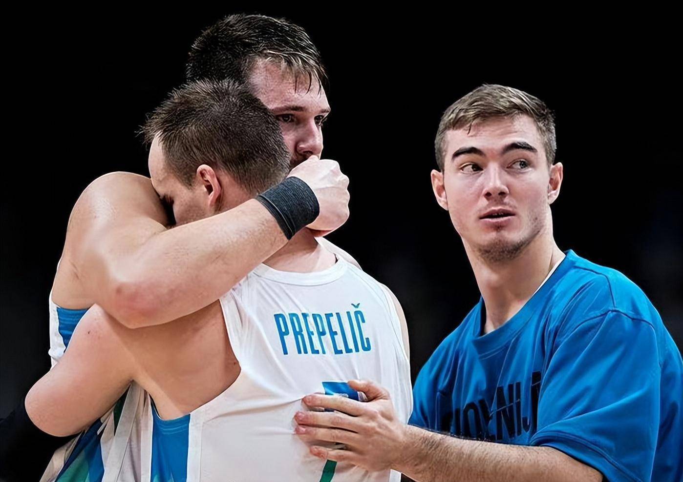 关于里程碑夜！底特律活塞遗憾出局，欧超杯国际比赛日刷纪录，质疑声仍在，控场能力受关注的信息